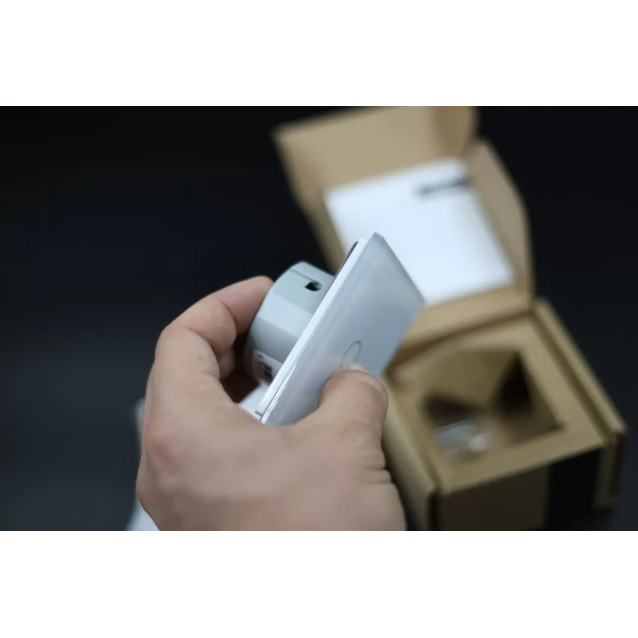 Бесшумный сенсорный выключатель 1 сенсор Livolo белый стекло (VL-C701Q-11)