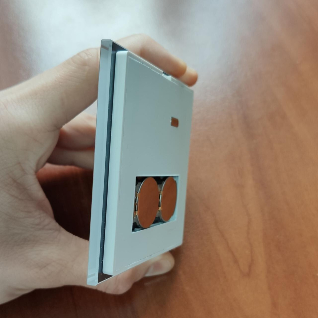 Сенсорный беспроводной выключатель Livolo белый стекло (VL-C701R-C701RMT-11)