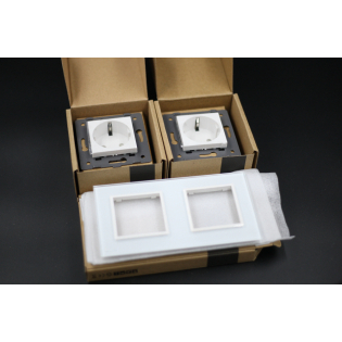 Розетка двойная с заземлением Livolo белый стекло (VL-C7C2EU-11)