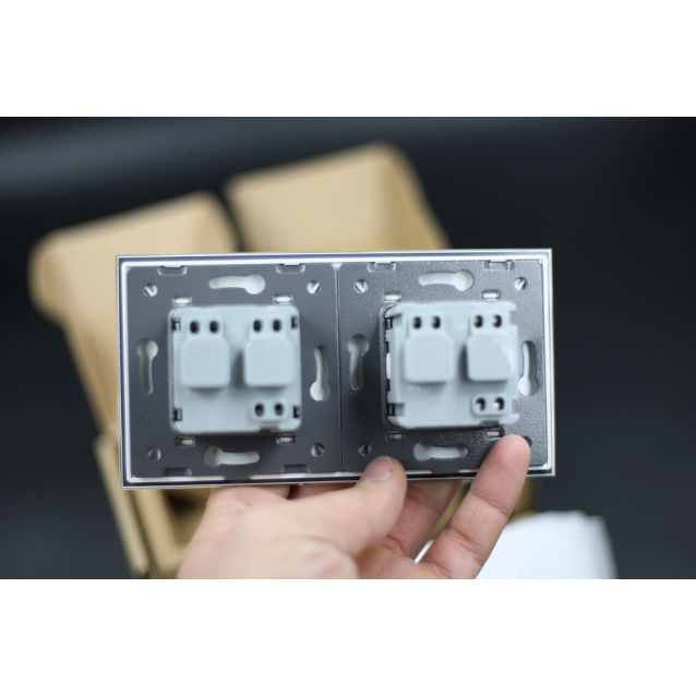 Розетка двойная с заземлением Livolo белый стекло (VL-C7C2EU-11)